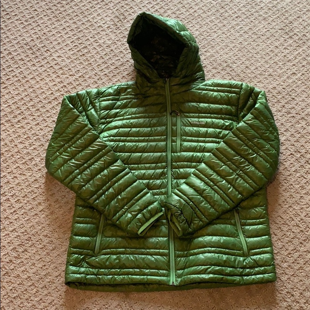 Patagonia Men’s Ultralight Hooded Down